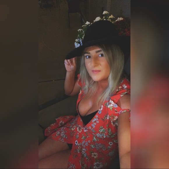 Meet your Posher, Kimberly - Picture 3 of 14